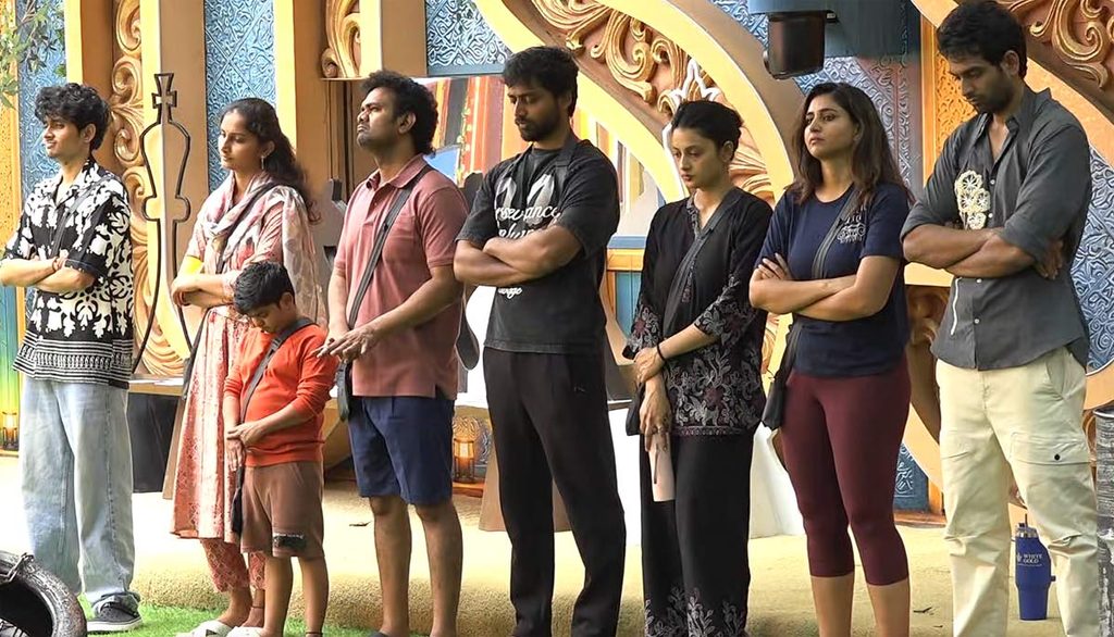 Biggboss 10 Telugu: వర్షిణి కోసం దేబ్జానిని బలి చేసిన ముఖేష్..