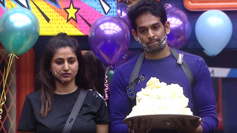 బిగ్ బాస్ లో ట్విస్ట్‌లు ఉంటాయంటే ఏమో అనుకున్నాం కానీ భారీ ట్విస్ట్‌లు…