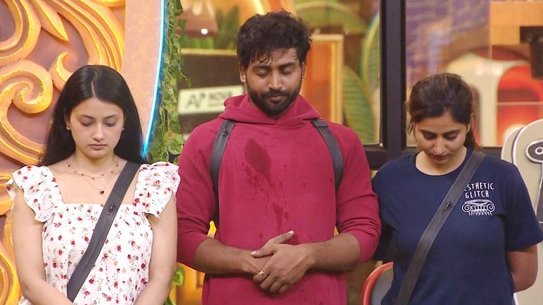 Biggboss 10 Telugu: వర్షిణి కోసం దేబ్జానిని బలి చేసిన ముఖేష్..