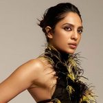 అక్కినేని కోడలి గ్లామర్ షోపై ఫ్యాన్స్ గుర్రు.. శోభిత బికినీ ఫోటోషూట్ వివాదంలో తప్పెవరిది..?