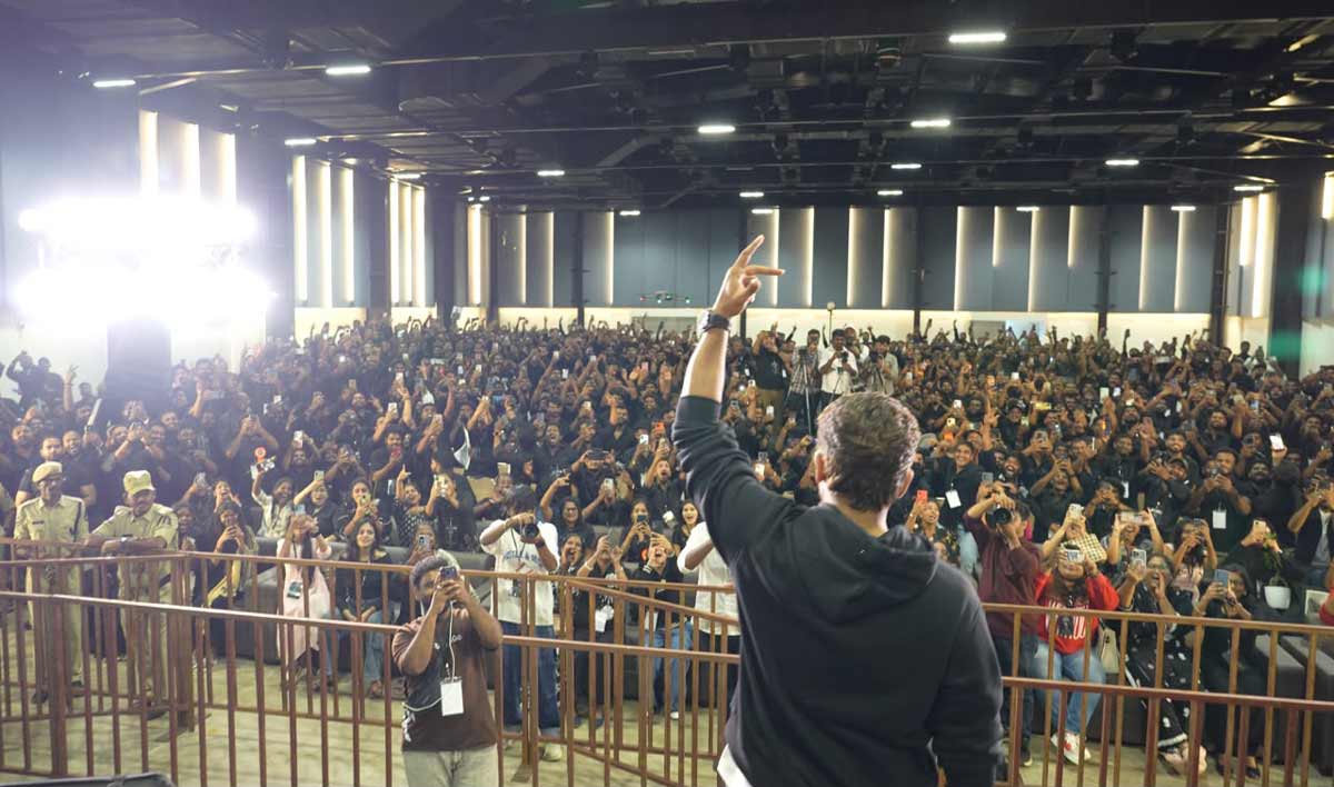 Allu Arjun Celebrates a Day with 1,000 Fans, Strengthens Bond with Heartfelt Gesture